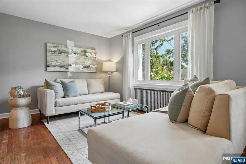 70 Gramercy Place Glen Rock, NJ 07452