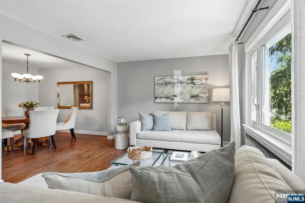 70 Gramercy Place Glen Rock, NJ 07452