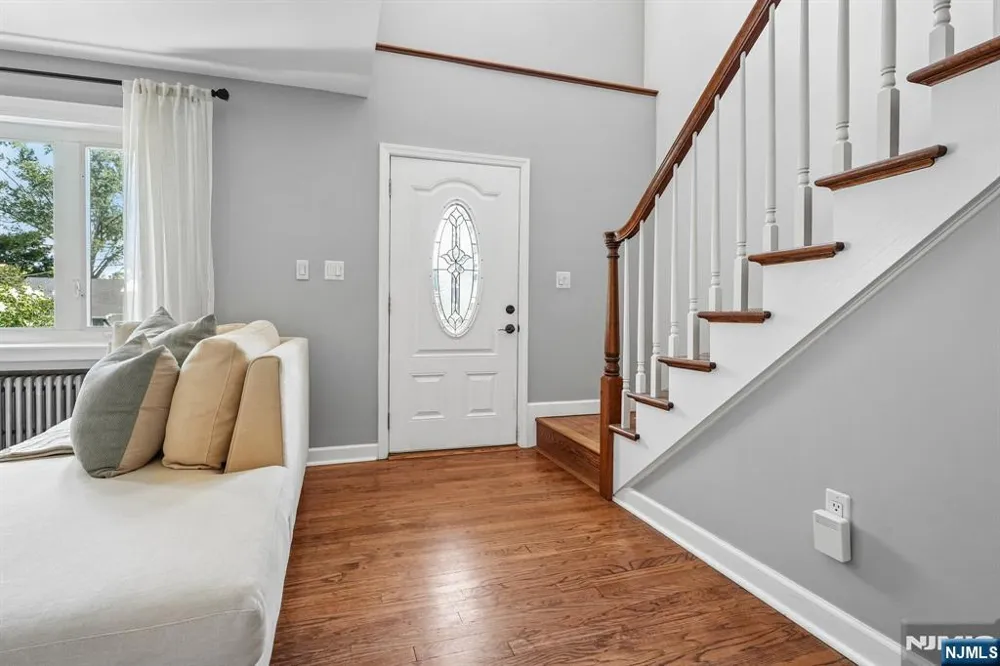70 Gramercy Place Glen Rock, NJ 07452