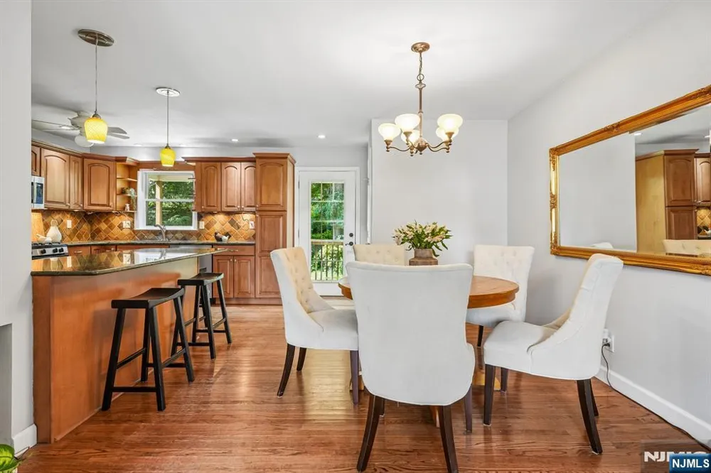 70 Gramercy Place Glen Rock, NJ 07452