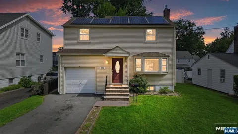 635 Robinson Terrace
