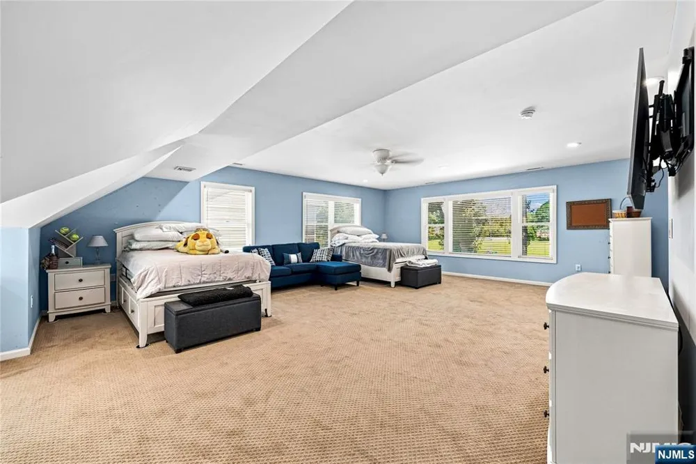 253 Birchwood Road New Milford, NJ 07646