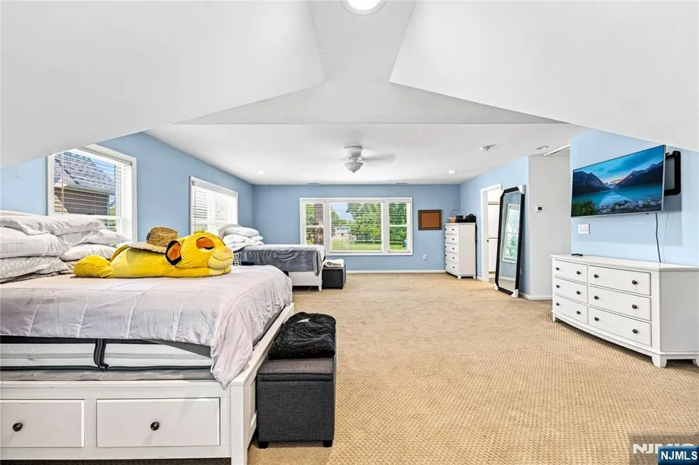 253 Birchwood Road New Milford, NJ 07646