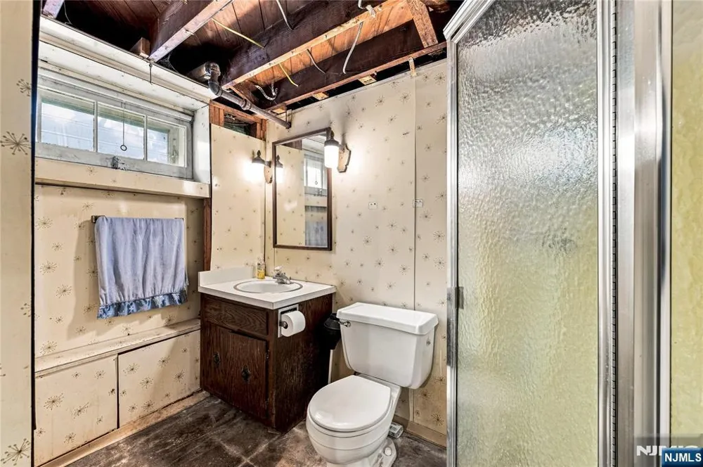 253 Birchwood Road New Milford, NJ 07646
