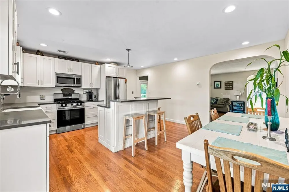 253 Birchwood Road New Milford, NJ 07646