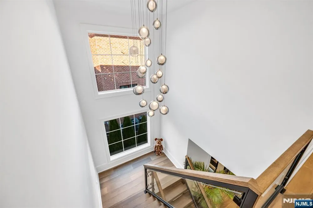 1059 Briar Way Fort Lee, NJ 07024