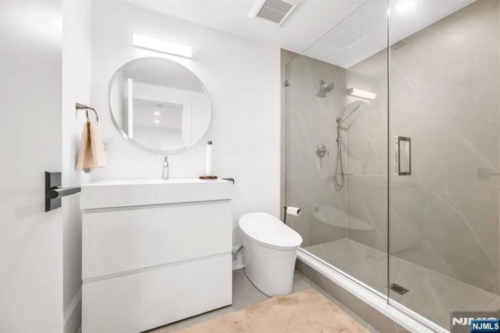 1059 Briar Way Fort Lee, NJ 07024