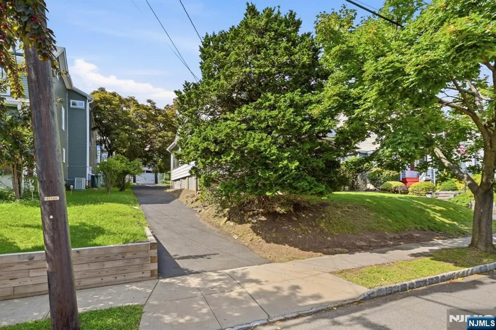 7 Harvard Terrace West Orange, NJ 07052