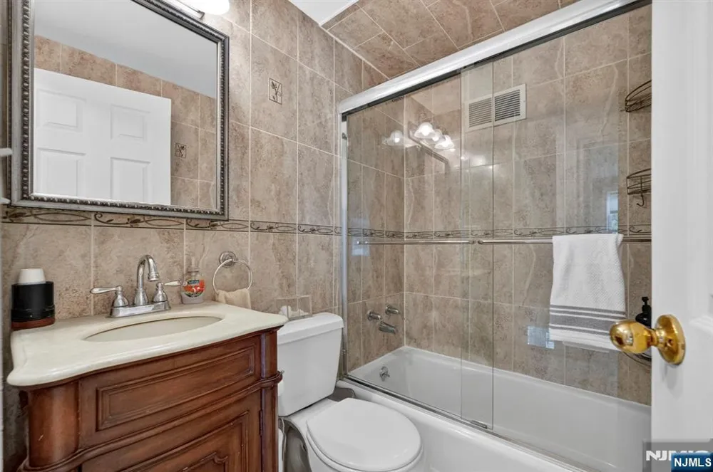410 Chestnut Street Paramus, NJ 07652