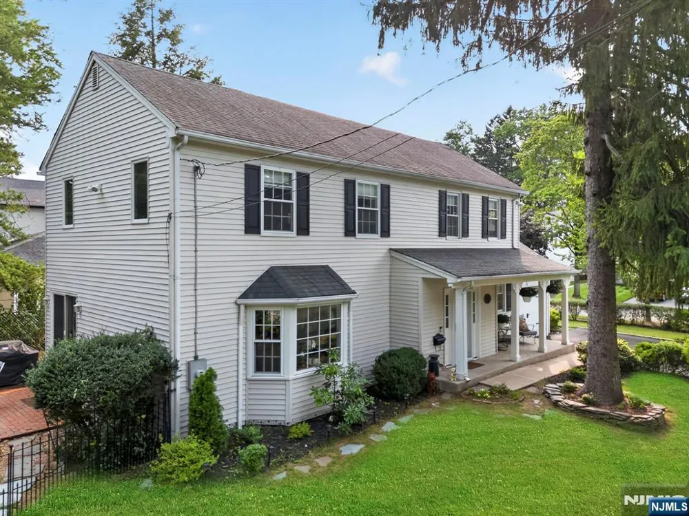 410 Chestnut Street Paramus, NJ 07652