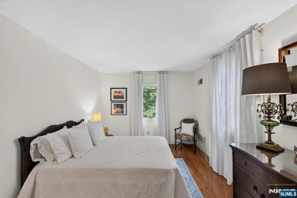 410 Chestnut Street Paramus, NJ 07652
