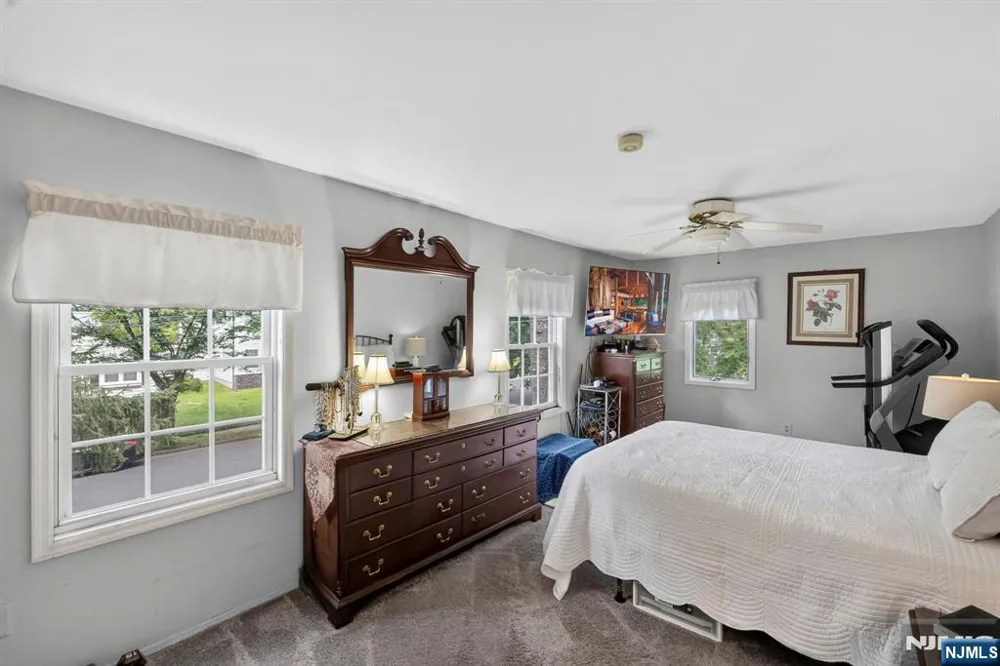 410 Chestnut Street Paramus, NJ 07652