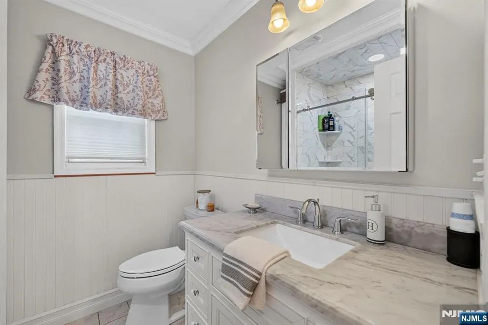 410 Chestnut Street Paramus, NJ 07652
