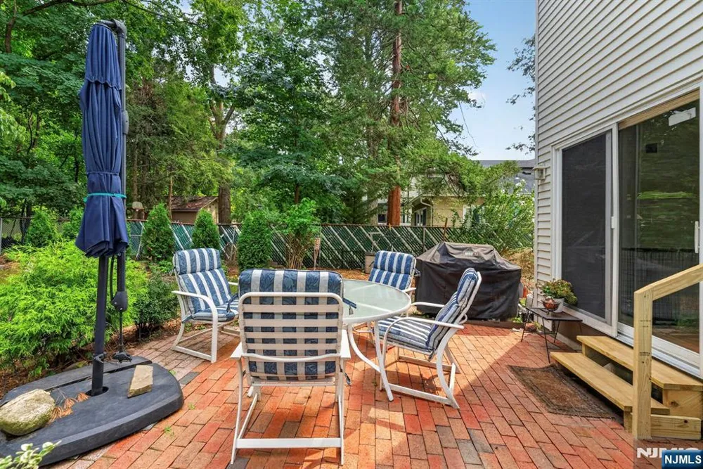 410 Chestnut Street Paramus, NJ 07652