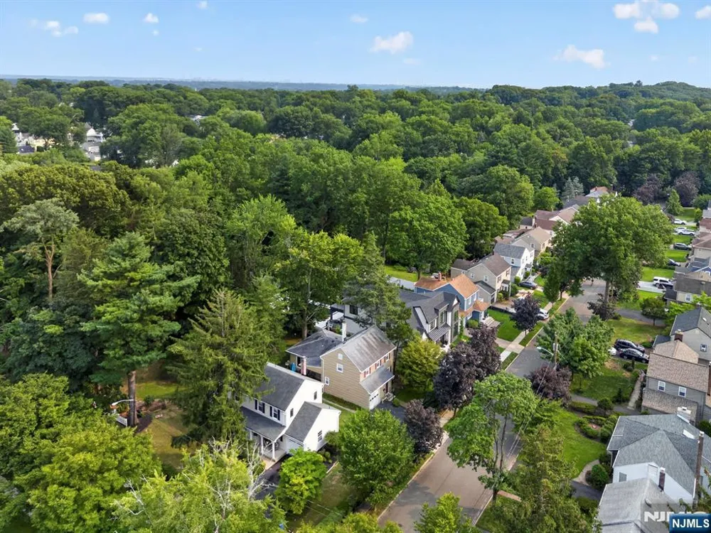 410 Chestnut Street Paramus, NJ 07652