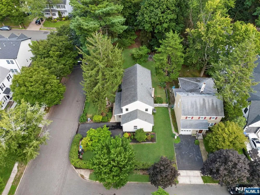 410 Chestnut Street Paramus, NJ 07652