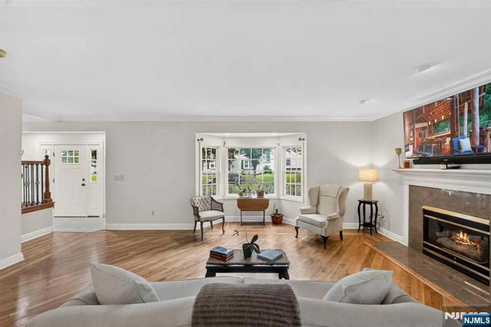 410 Chestnut Street Paramus, NJ 07652
