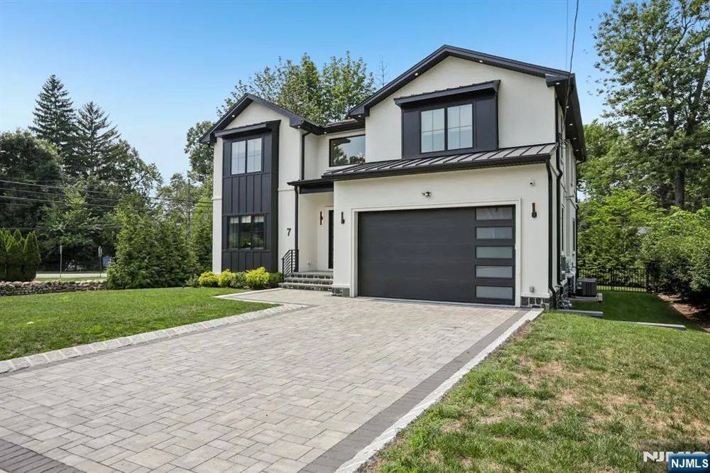 7 New Street Cresskill, NJ 07626