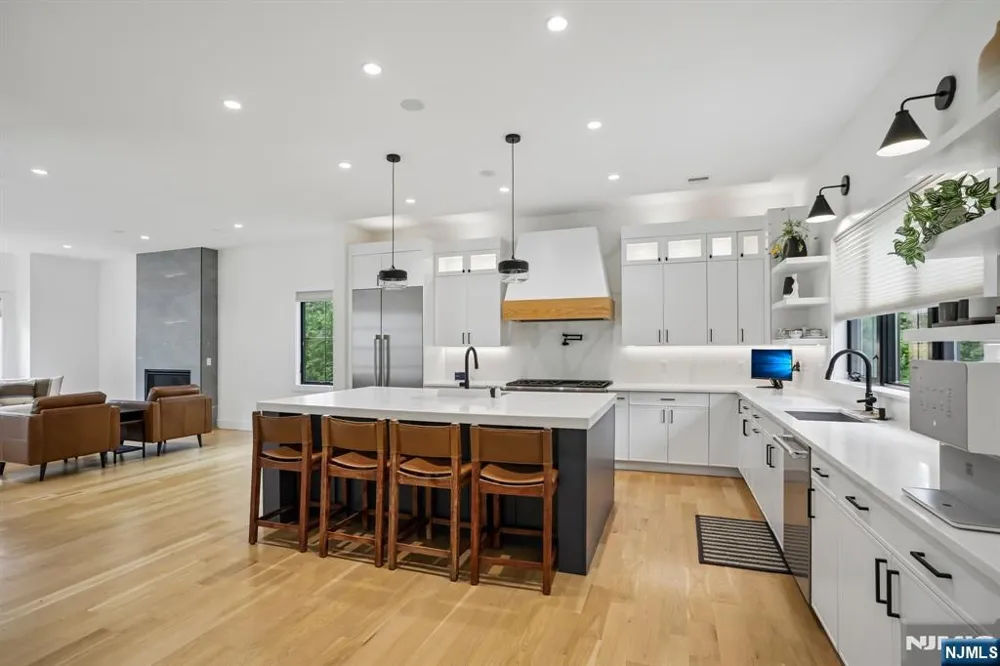 7 New Street Cresskill, NJ 07626