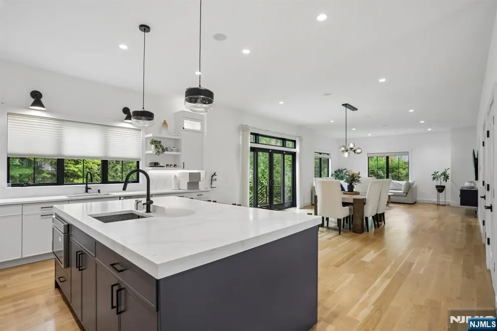 7 New Street Cresskill, NJ 07626