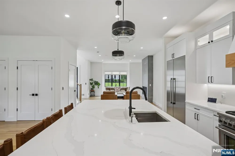 7 New Street Cresskill, NJ 07626