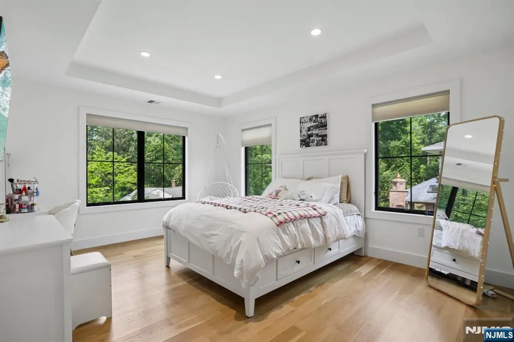 7 New Street Cresskill, NJ 07626