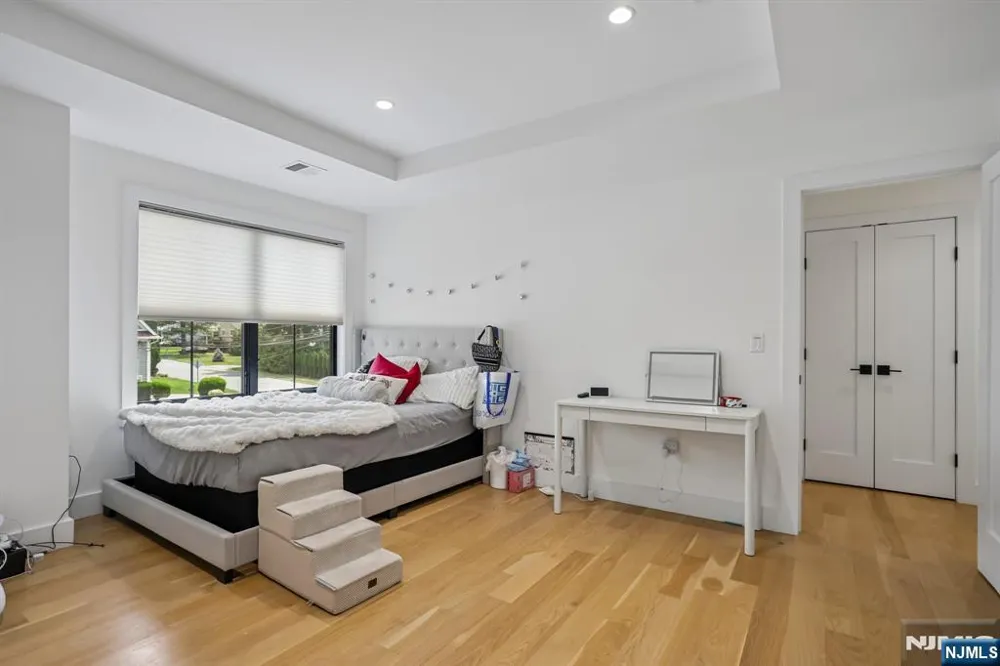 7 New Street Cresskill, NJ 07626