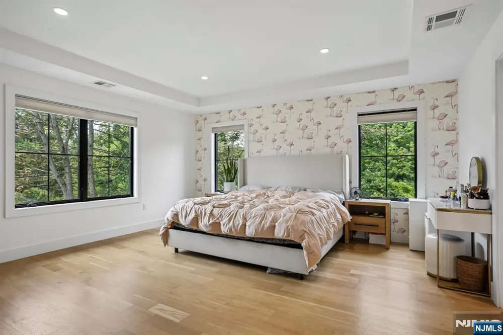 7 New Street Cresskill, NJ 07626