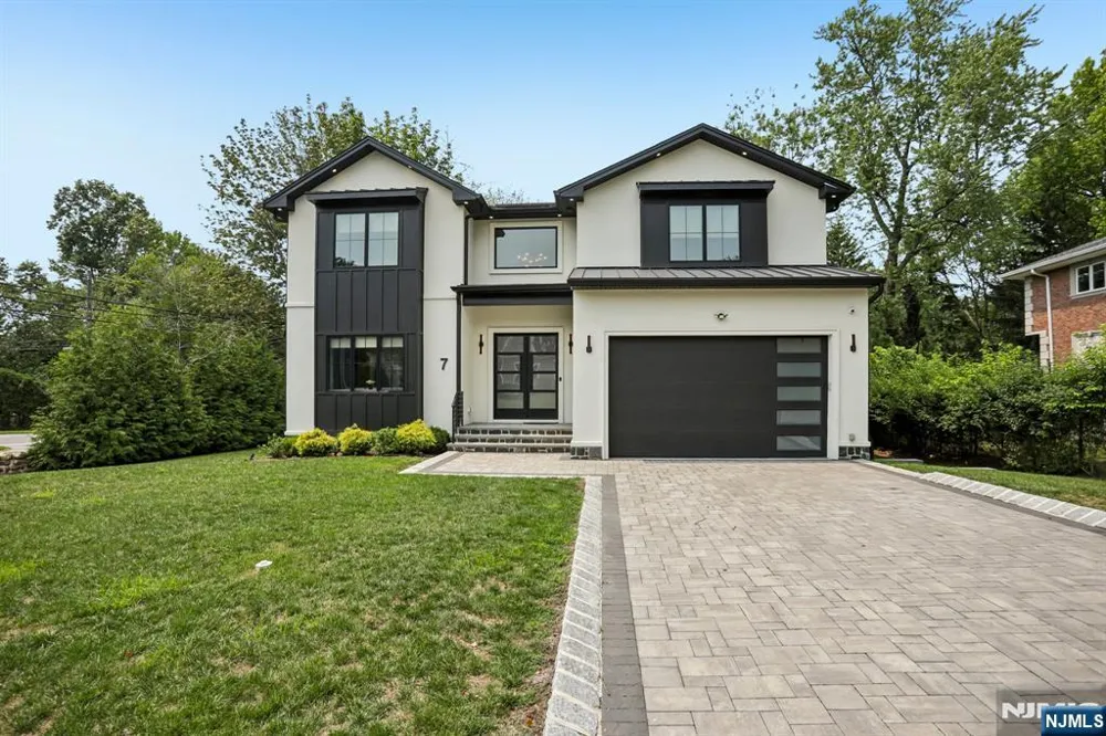 7 New Street Cresskill, NJ 07626