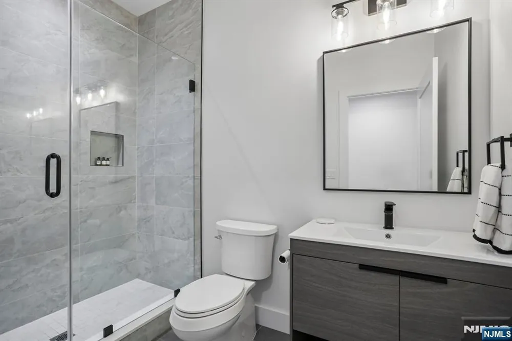 7 New Street Cresskill, NJ 07626