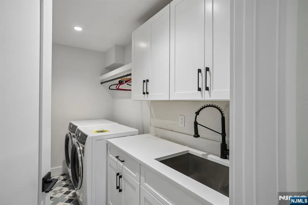 7 New Street Cresskill, NJ 07626