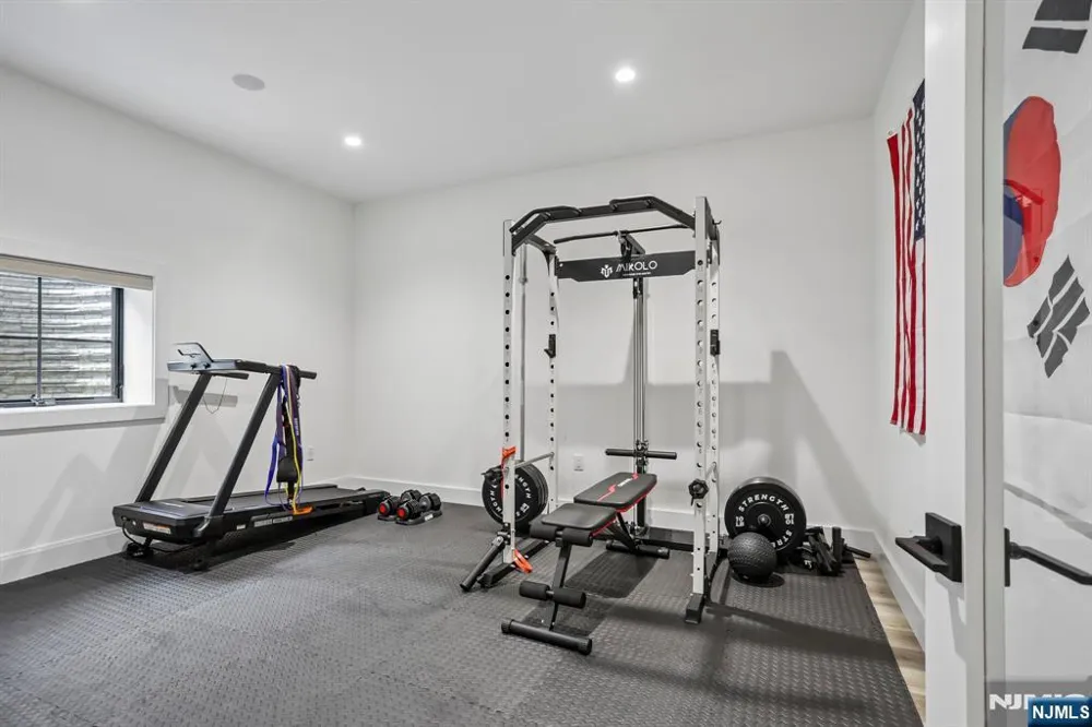 7 New Street Cresskill, NJ 07626