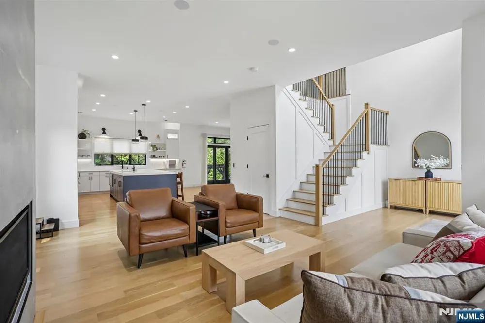 7 New Street Cresskill, NJ 07626