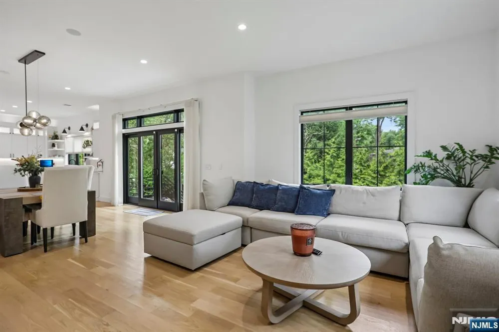 7 New Street Cresskill, NJ 07626