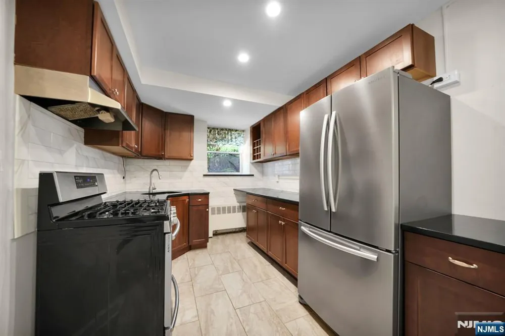 130 Orient Way CC Rutherford, NJ 07070
