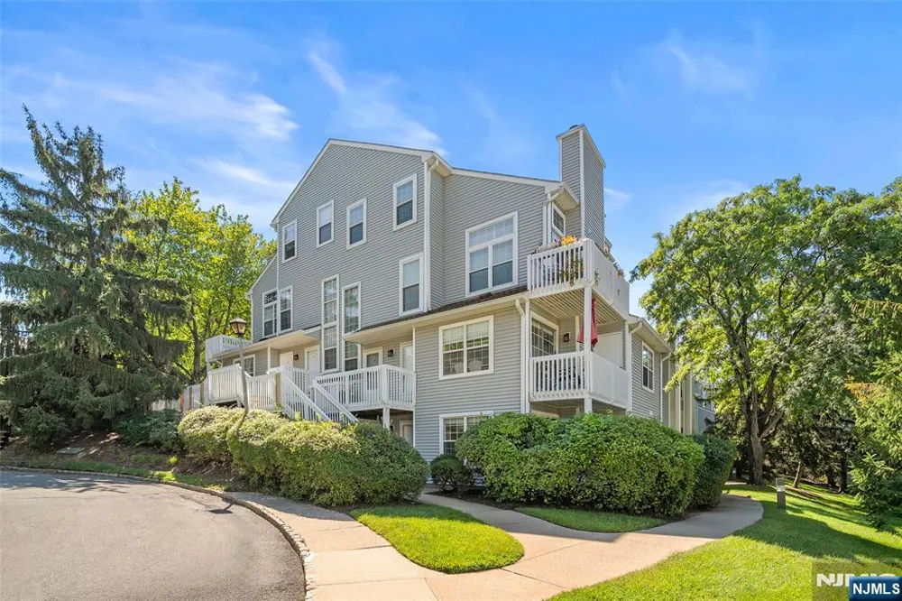 22 Mallard Court Englewood, NJ 07631