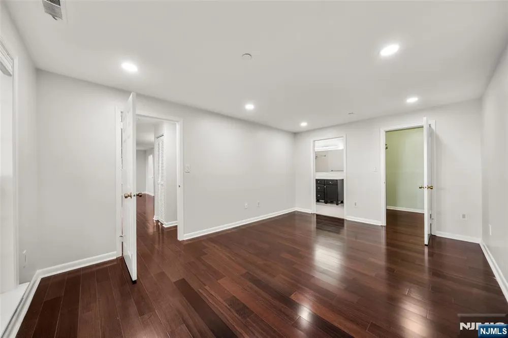 22 Mallard Court Englewood, NJ 07631