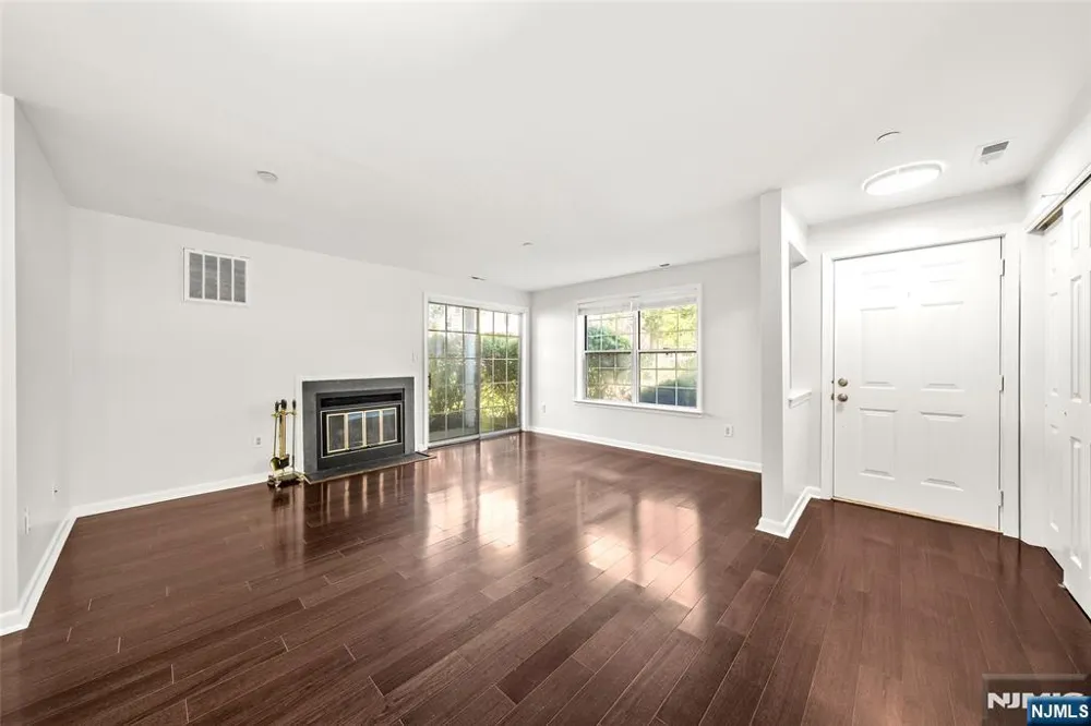 22 Mallard Court Englewood, NJ 07631