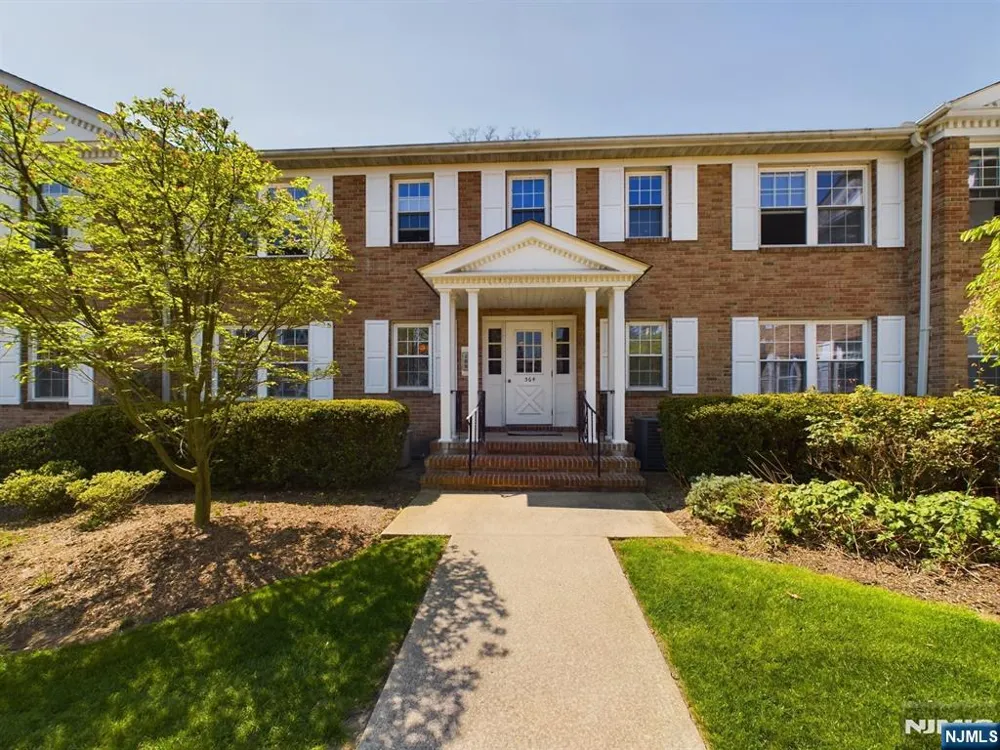 364 Ridgewood Avenue 5 Ridgewood, NJ 07450