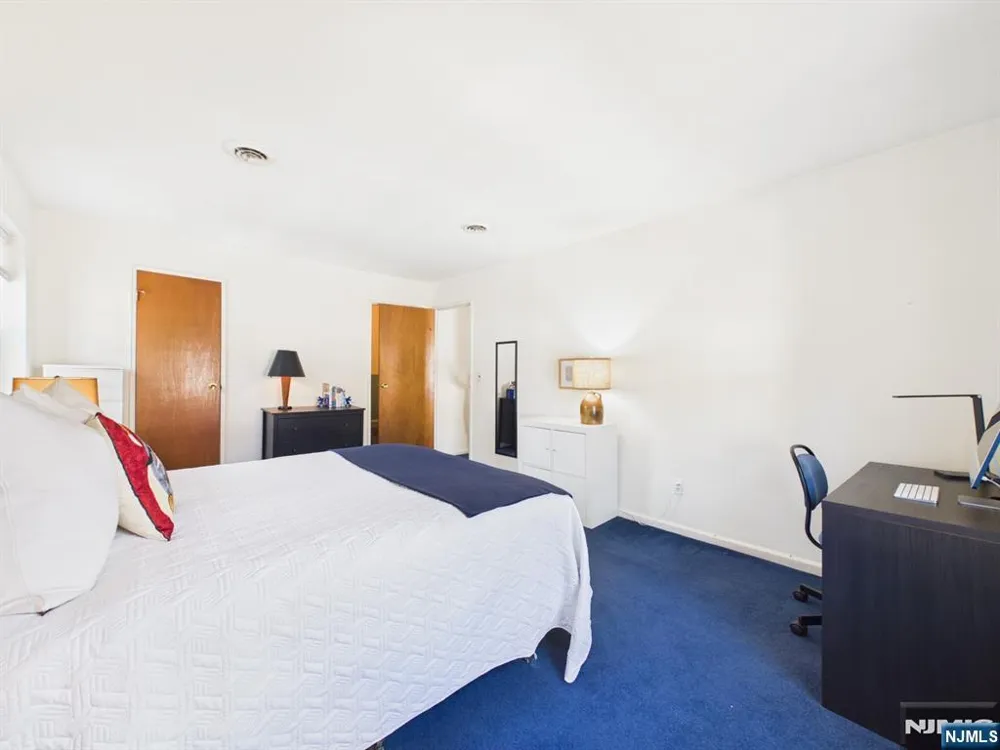 364 Ridgewood Avenue 5 Ridgewood, NJ 07450