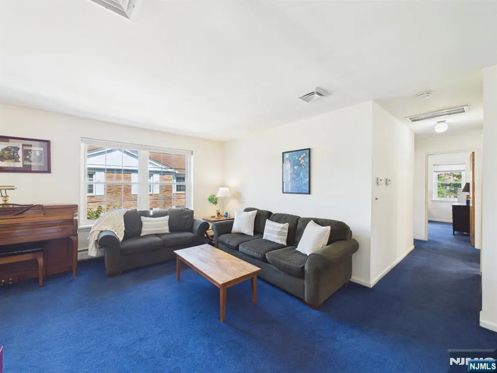 364 Ridgewood Avenue 5 Ridgewood, NJ 07450