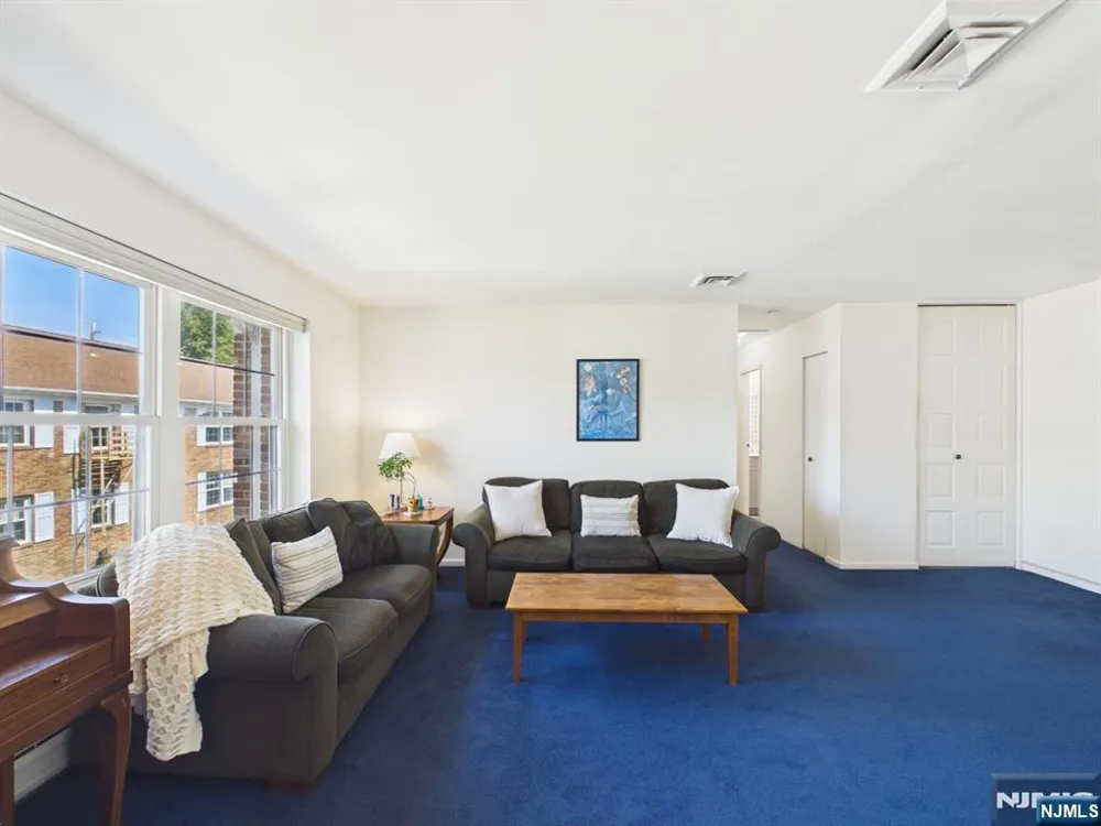 364 Ridgewood Avenue 5 Ridgewood, NJ 07450