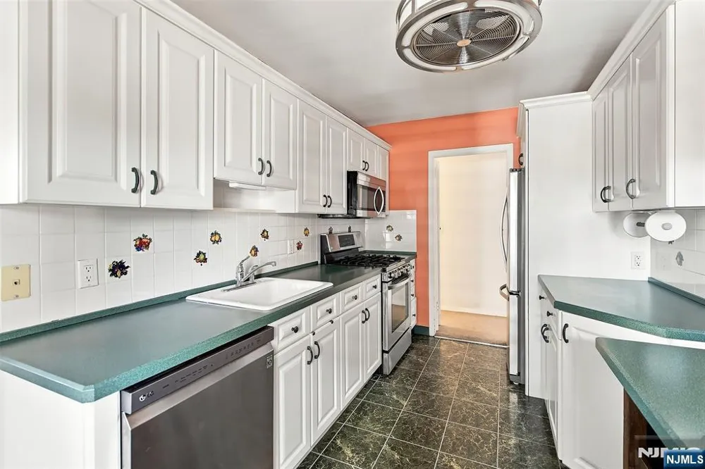 280 Prospect Avenue 9B Hackensack, NJ 07601