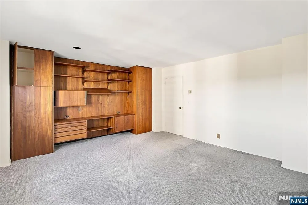280 Prospect Avenue 9B Hackensack, NJ 07601
