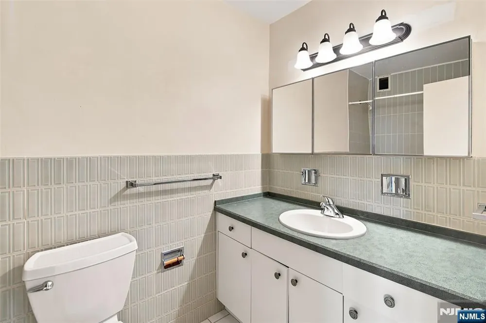 280 Prospect Avenue 9B Hackensack, NJ 07601