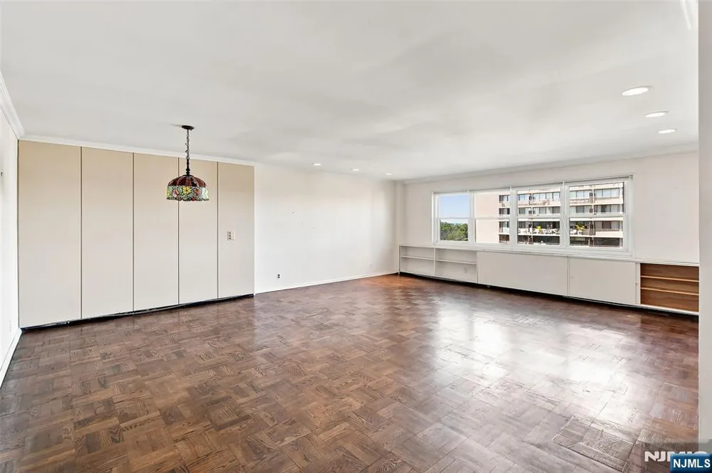 280 Prospect Avenue 9B Hackensack, NJ 07601