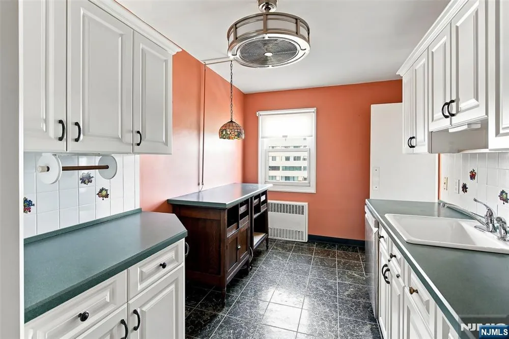 280 Prospect Avenue 9B Hackensack, NJ 07601