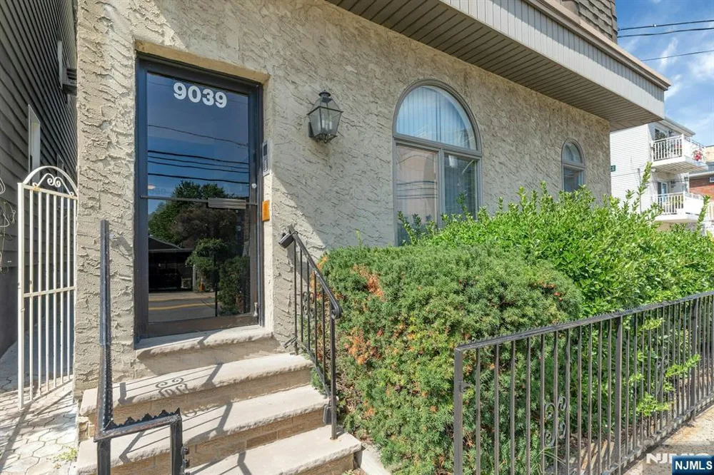 9039 Palisade Avenue 4 North Bergen, NJ 07047