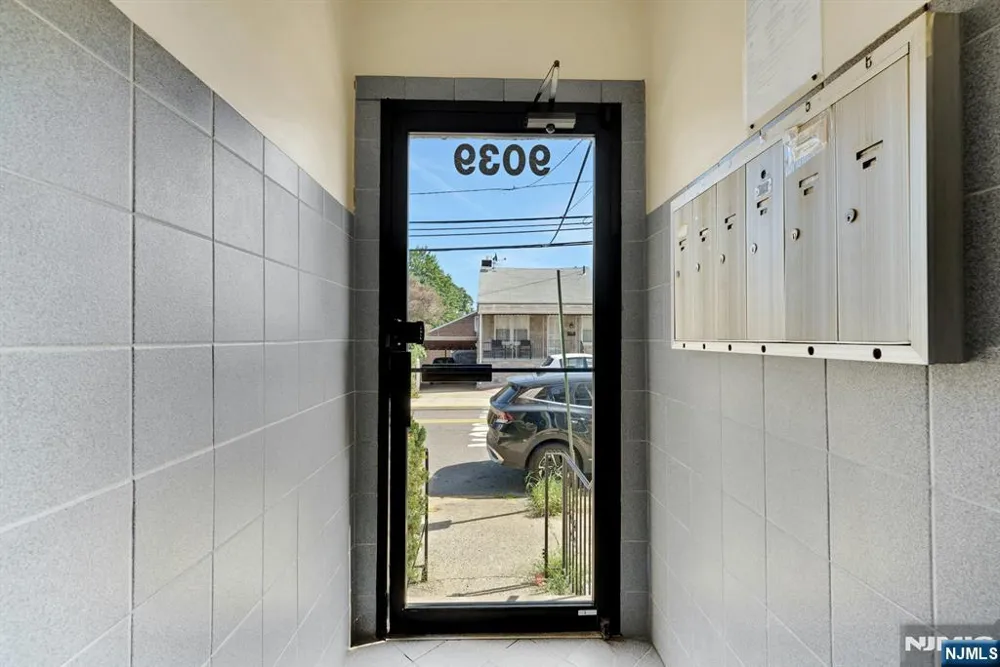 9039 Palisade Avenue 4 North Bergen, NJ 07047
