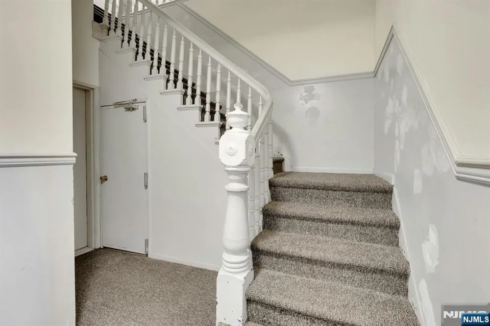 9039 Palisade Avenue 4 North Bergen, NJ 07047